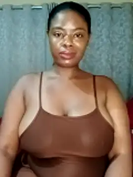 Snapshot of Luciouslips00 chatting on November 9, 7:01 pm Luciouslips00 online show from November 9, 7:01 pm