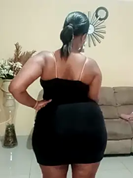 Snapshot of Luciouslips00 chatting on November 13, 12:15 pm Luciouslips00 online show from November 13, 12:15 pm