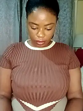 Snapshot of Luciouslips00 chatting on November 17, 3:51 pm Luciouslips00 online show from November 17, 3:51 pm