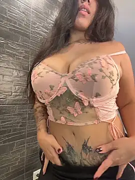 Snapshot of AndyFire69 chatting on February 5, 9:19 pm AndyFire69 online show from February 5, 9:19 pm