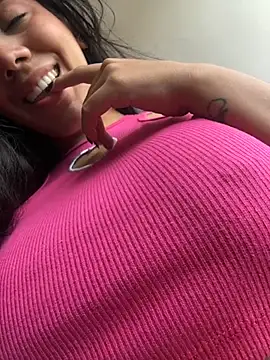 Snapshot of AndyFire69 chatting on February 20, 3:23 pm AndyFire69 online show from February 20, 3:23 pm