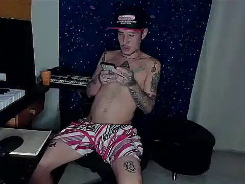 Snapshot of patrik_tattoo_ chatting on January 29, 2:19 am patrik tattoo online show from January 29, 2:19 am