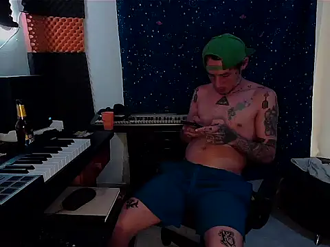 Snapshot of patrik_tattoo_ chatting on February 16, 11:05 pm patrik tattoo online show from February 16, 11:05 pm