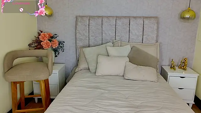 Snapshot of tutu_milf chatting on April 16, 7:14 pm tutu milf online show from April 16, 7:14 pm