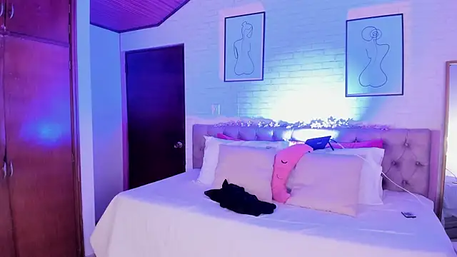 Kitty Pam online show from March 19, 7:40 pm