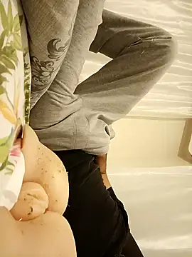 Snapshot of akrep071507 chatting on December 4, 11:13 pm akrep071507 online show from December 4, 11:13 pm