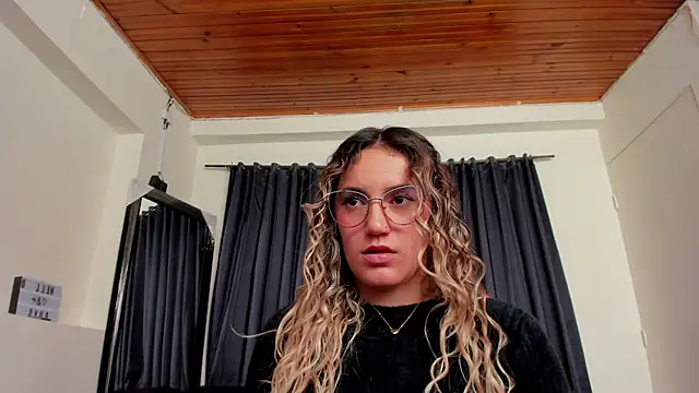Snapshot of Keyth_clement chatting on April 7, 9:59 pm Keyth clement online show from April 7, 9:59 pm