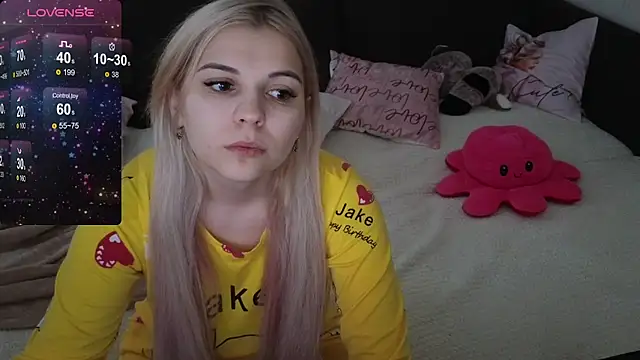 Snapshot of Kate_Legend chatting on February 2, 4:05 am Kate Legend online show from February 2, 4:05 am