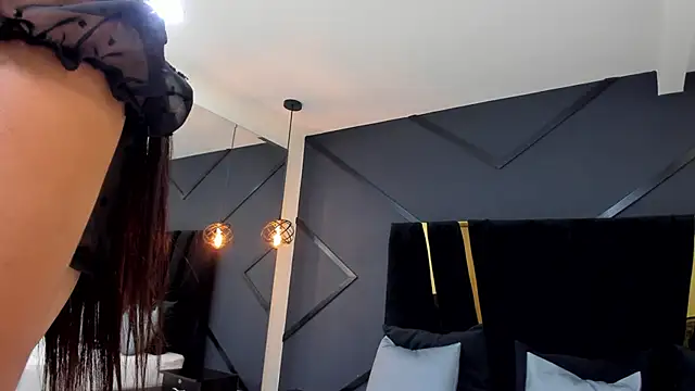 Snapshot of emilie_xx_ chatting on February 28, 5:15 pm emilie xx online show from February 28, 5:15 pm