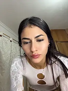 emilie xx  online show from May 30, 4:42 am