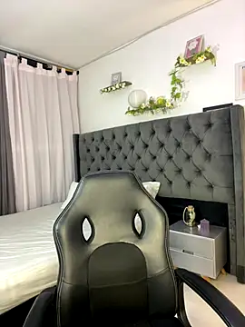 Snapshot of Amiirra_ chatting on September 10, 6:24 am Amiirra  online show from September 10, 6:24 am
