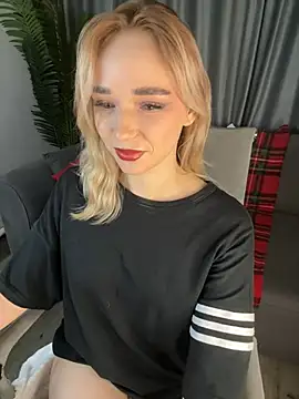 Snapshot of Eva_Millss chatting on December 13, 7:53 pm Eva Millss online show from December 13, 7:53 pm