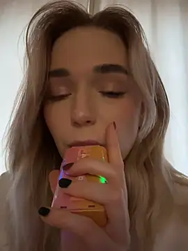 Snapshot of Eva_Millss chatting on December 27, 1:07 pm Eva Millss online show from December 27, 1:07 pm