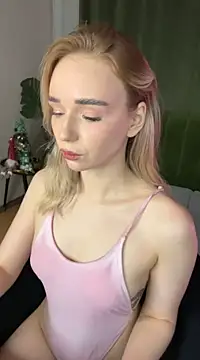 Snapshot of Eva_Millss chatting on December 28, 7:11 pm Eva Millss online show from December 28, 7:11 pm