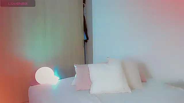 DanniLee  online show from April 17, 7:06 pm