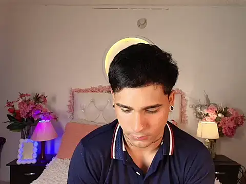 Snapshot of christianwang chatting on July 6, 8:44 pm christianwang online show from July 6, 8:44 pm