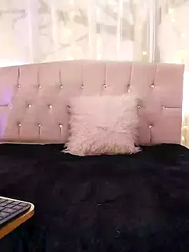 Snapshot of GoddessMeegan chatting on January 20, 10:51 am GoddessMeegan online show from January 20, 10:51 am