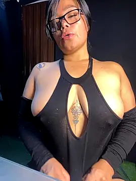 Snapshot of GoddessMeegan chatting on October 8, 11:08 am GoddessMeegan online show from October 8, 11:08 am