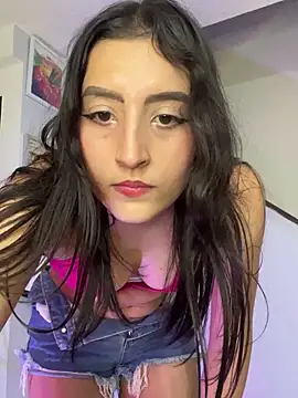 Snapshot of EmySofia chatting on February 6, 3:33 am EmySofia online show from February 6, 3:33 am