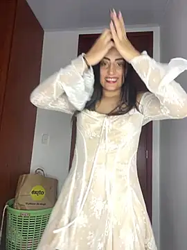 EmySofia online show from July 9, 4:38 am