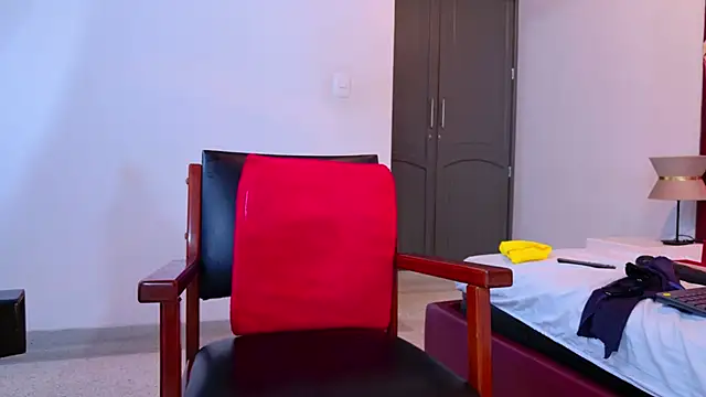 Snapshot of RebecaRelish chatting on February 9, 6:43 am RebecaRelish online show from February 9, 6:43 am