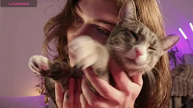 PaulaPratt online show from March 8, 5:22 am