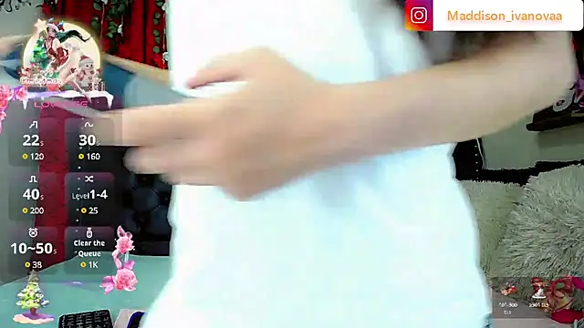 Snapshot of Madisson_Ivanova chatting on December 30, 5:58 am Madisson Ivanova online show from December 30, 5:58 am