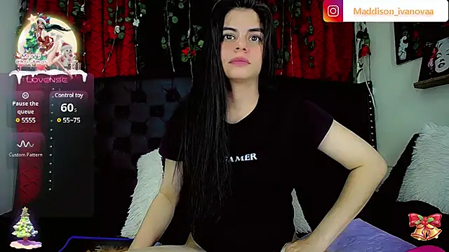 Snapshot of Madisson_Ivanova chatting on December 31, 8:15 am Madisson Ivanova online show from December 31, 8:15 am