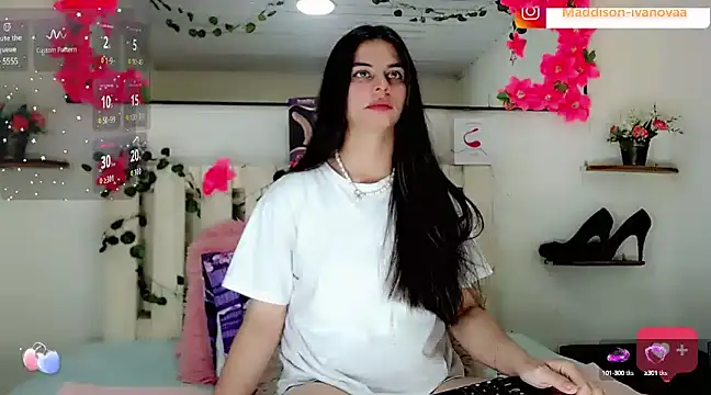 Snapshot of Madisson_Ivanova chatting on January 9, 5:13 am Madisson Ivanova online show from January 9, 5:13 am