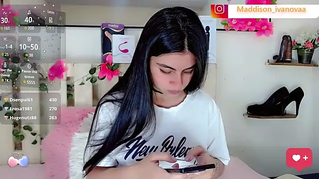 Snapshot of Madisson_Ivanova chatting on January 18, 12:04 pm Madisson Ivanova online show from January 18, 12:04 pm