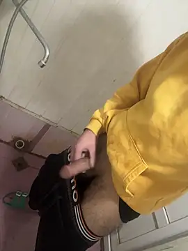 Snapshot of djtimka chatting on March 4, 3:29 pm djtimka online show from March 4, 3:29 pm