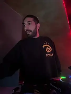 Snapshot of djtimka chatting on March 5, 6:04 pm djtimka online show from March 5, 6:04 pm