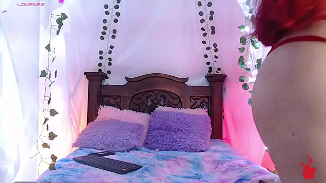 centaurigirl online show from March 22, 4:14 am