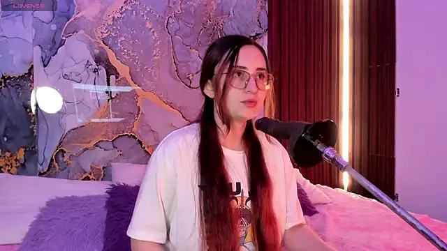 centaurigirl online show from November 21, 4:00 am