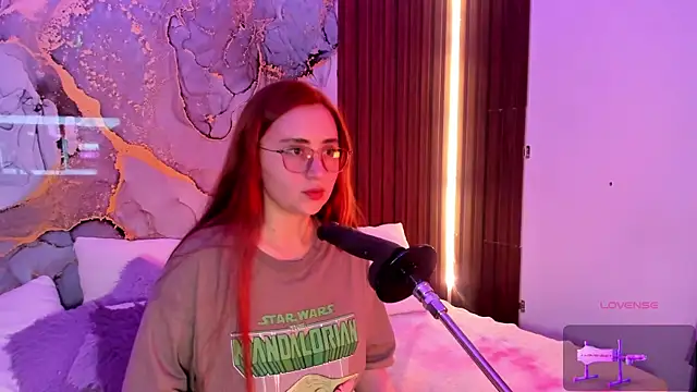 centaurigirl online show from December 22, 2:30 am