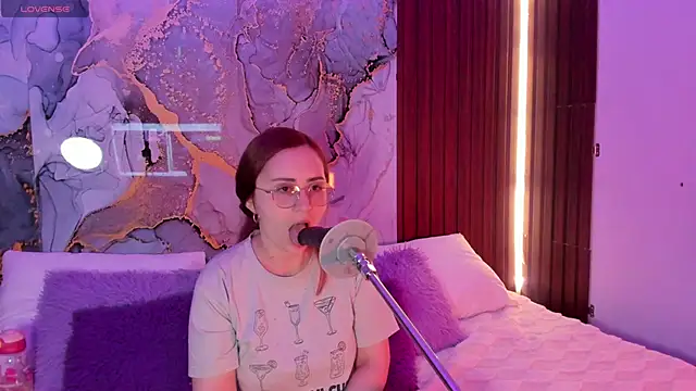 centaurigirl online show from January 11, 4:06 am