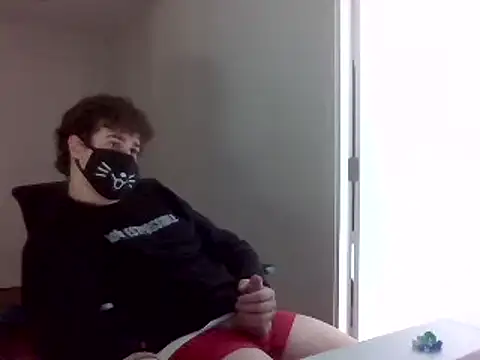 Snapshot of Your_femboy24 chatting on February 9, 1:22 am Your femboy24 online show from February 9, 1:22 am