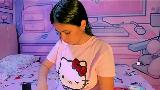 Snapshot of _18alice chatting on December 6, 2:35 am 18alice online show from December 6, 2:35 am