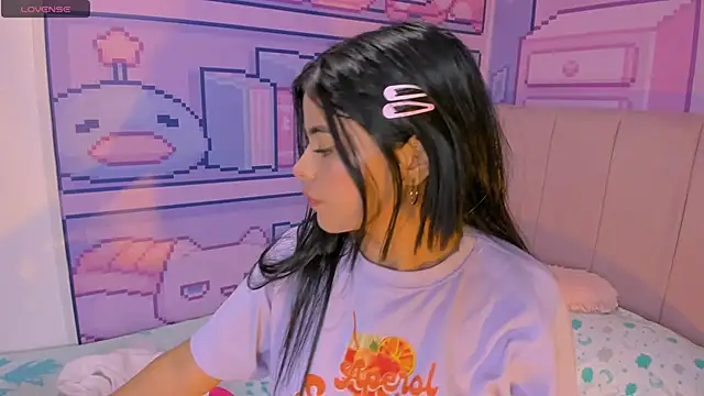 Snapshot of _18alice chatting on March 3, 1:53 am 18alice online show from March 3, 1:53 am