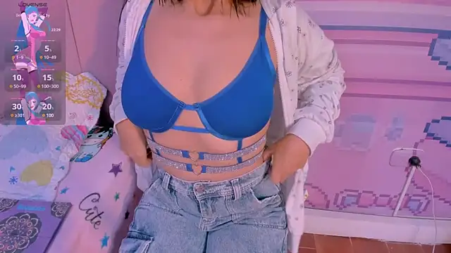 Snapshot of _18alice chatting on March 6, 2:30 am 18alice online show from March 6, 2:30 am