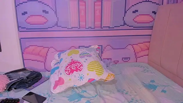 Snapshot of _18alice chatting on March 8, 9:17 am 18alice online show from March 8, 9:17 am