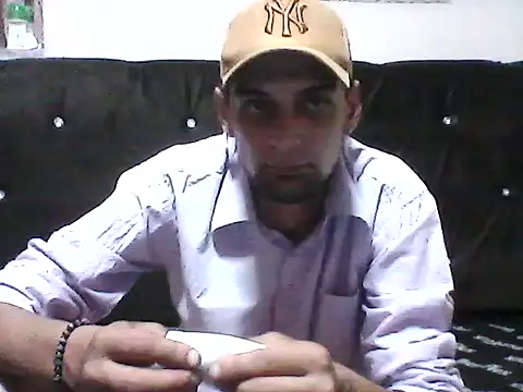 Snapshot of uelytom chatting on December 21, 4:52 am uelytom online show from December 21, 4:52 am