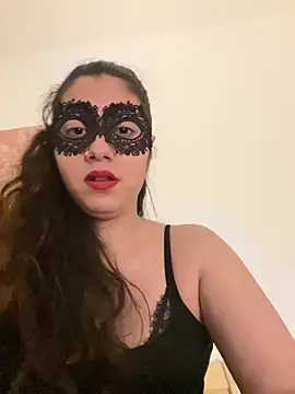 Snapshot of LindaCrouz chatting on December 8, 9:52 pm LindaCrouz online show from December 8, 9:52 pm