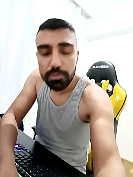 Snapshot of SertSikici022 chatting on December 2, 6:32 pm SertSikici022 online show from December 2, 6:32 pm