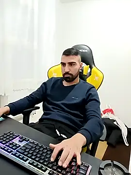 Snapshot of SertSikici022 chatting on December 3, 5:23 pm SertSikici022 online show from December 3, 5:23 pm