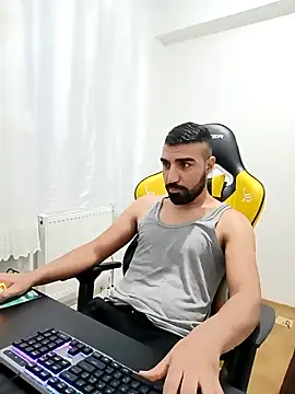 Snapshot of SertSikici022 chatting on December 6, 11:25 pm SertSikici022 online show from December 6, 11:25 pm