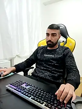 Snapshot of SertSikici022 chatting on December 7, 6:37 pm SertSikici022 online show from December 7, 6:37 pm