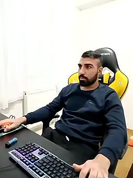 Snapshot of SertSikici022 chatting on December 10, 5:55 pm SertSikici022 online show from December 10, 5:55 pm