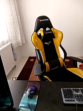 Snapshot of SertSikici022 chatting on December 18, 11:24 am SertSikici022 online show from December 18, 11:24 am