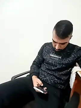 Snapshot of SertSikici022 chatting on December 19, 5:18 pm SertSikici022 online show from December 19, 5:18 pm